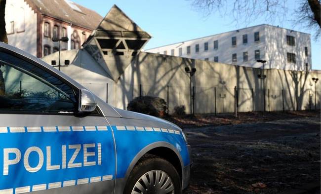 Németországban a börtönből való szökési kísérlet nem számít illegálisnak, mivel a németek úgy vélik, hogy a szabadság utáni vágy az egyik alapvető emberi ösztönünk.