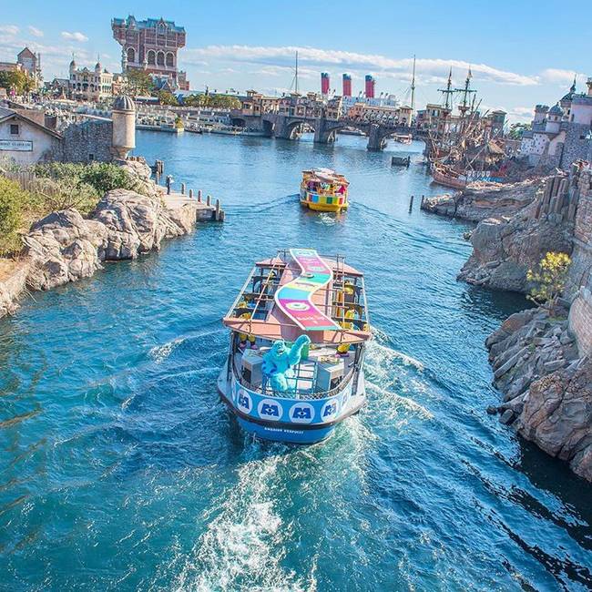Tokiói Disneyland - a legnagyobb a világon.