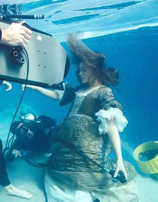 A "Karib-tenger kalózai" színfalai mögött, Keira Knightley-val.