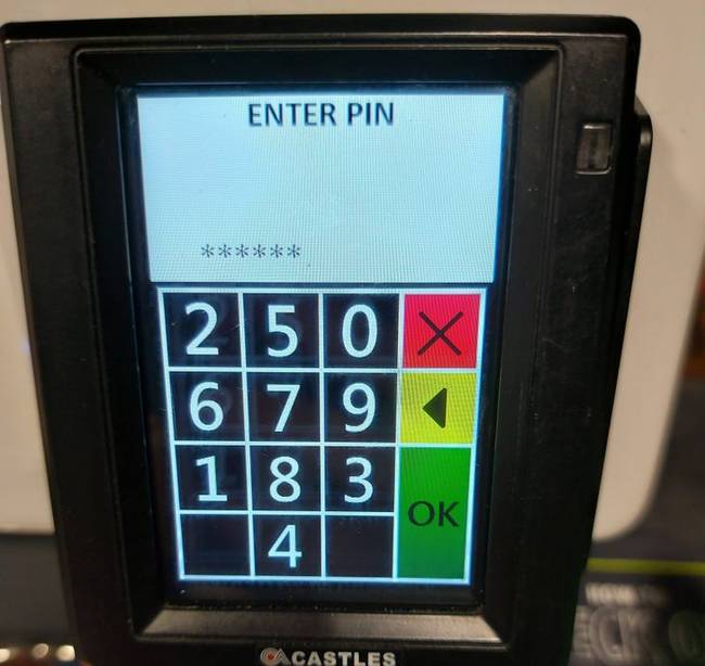 „Új készüléket kaptunk, amivel most 3-szor tovább tart a PIN-kód megadása."