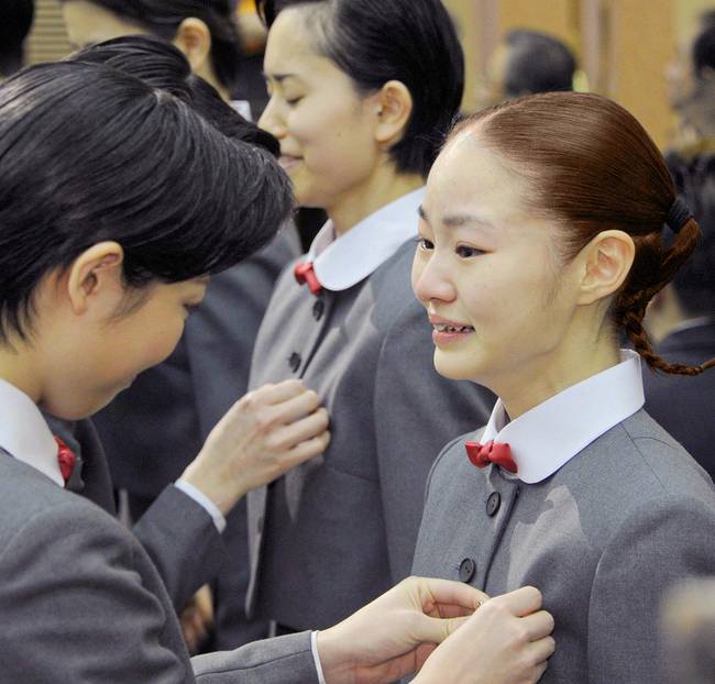 A japán nők nem festik a hajukat.
