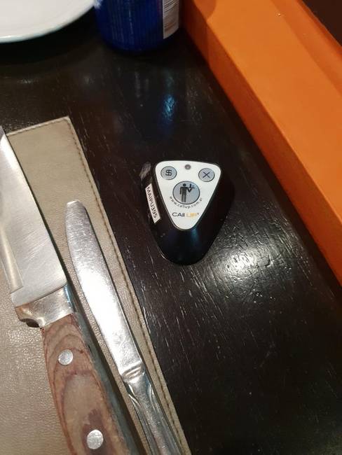 Az éttermekben gombnyomással kérhetjük a számlát, vagy hívhatjuk oda magunkhoz a pincéreket.