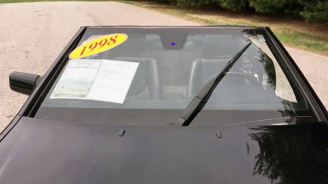 Miért gyártott a Mercedes egy ablaktörlő lapáttal rendelkező autókat, és miért tisztított jobban, mint kettő?