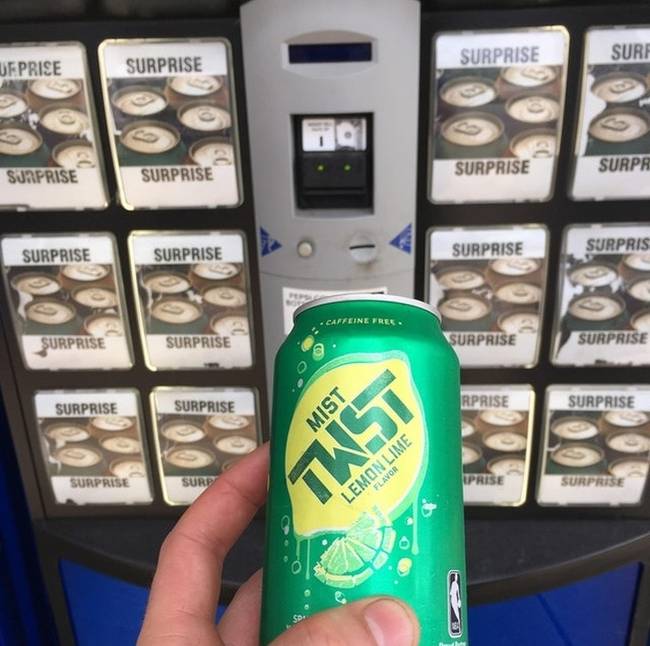 Egy „meglepetés" gombokkal ellátott italautomata, ami nagy hasznára válhat a döntésképtelen embereknek.