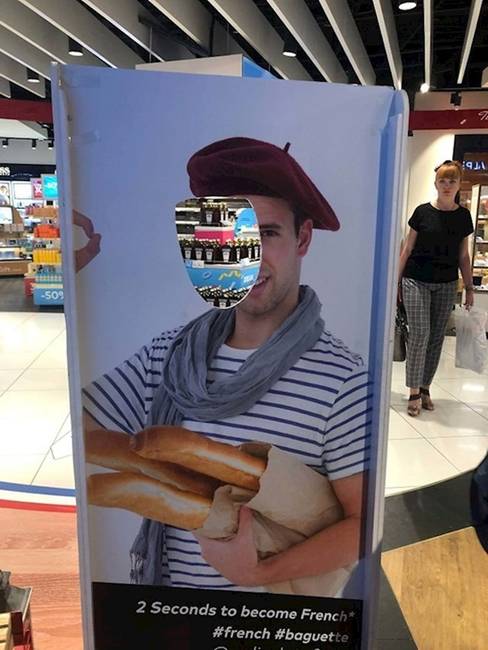 Valaki nagyon trehány munkát végzett a vágáskor.