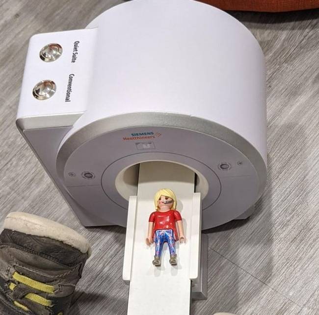 Ennek az MRI-készüléknek van egy miniatűr példánya, hogy a gyerekek felkészülhessenek a szkennelésre.