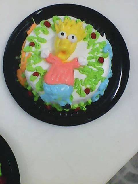 Időbe tellett, míg rájöttünk, hogy ez a furcsa, hányás-szerű dolog valójában egy Bart Simpson torta.