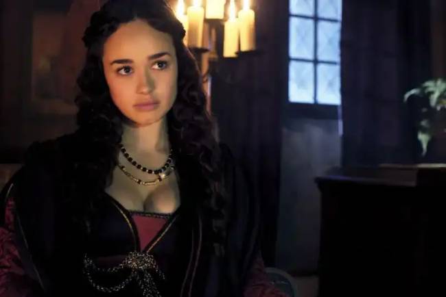 Rose Williams angol színésznő, a "Medici" című sorozatban Caterina Sforza szerepében.