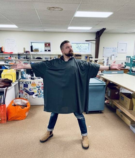 „160 cm magas vagyok és így néz ki rajtam egy XXXXXXL póló."