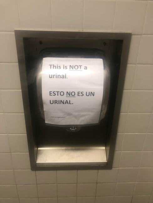 „Ezt a feliratot egy étterem mellékhelyiségében láttam Miamiban."