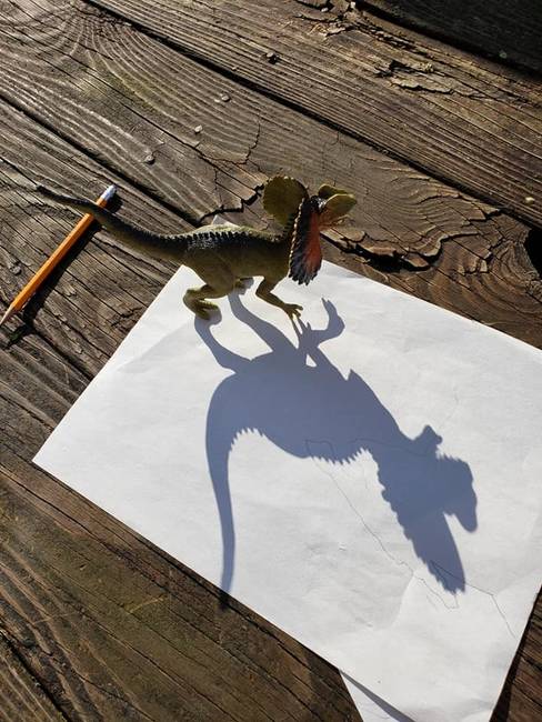 Amikor azt adják házinak, hogy rajzolj egy dinoszauruszt.