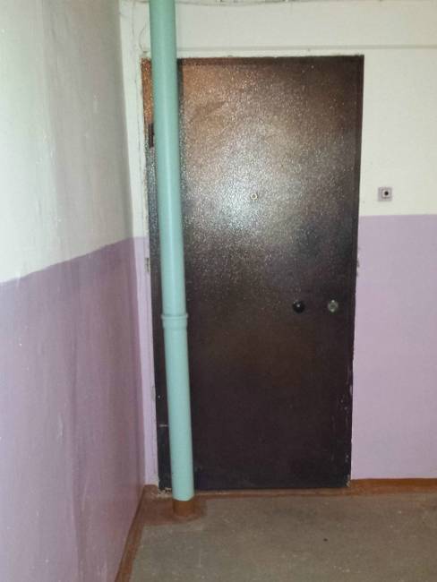 „Csak ne nyitogassa az ajtót, főnök. Ez minden."