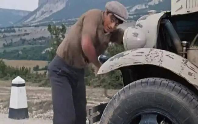 Nem csak a vígjátékokban indították így a motorokat.