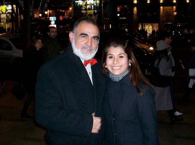 „A nővérem látta, hogy mindenki Sean Connery-vel fényképezkedik, ezért odament hozzá, és kért egy fényképet. Kiderült, hogy nem a színész volt, csak egy utcán sétáló férfi, aki közös képet készített a családjával."