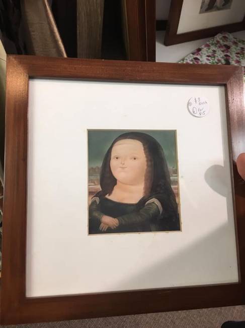 „Nem hiszem el, hogy a helyi használt cikkes boltban megtaláltam Leonardo da Vinci Mona Lisa-jának eredeti változatát. (irónia)"