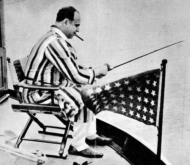 Al Capone horgászik, 1931. március 7-én.