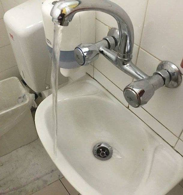 Felszerelte az új csapot, de amatőr hibát vétett közben.