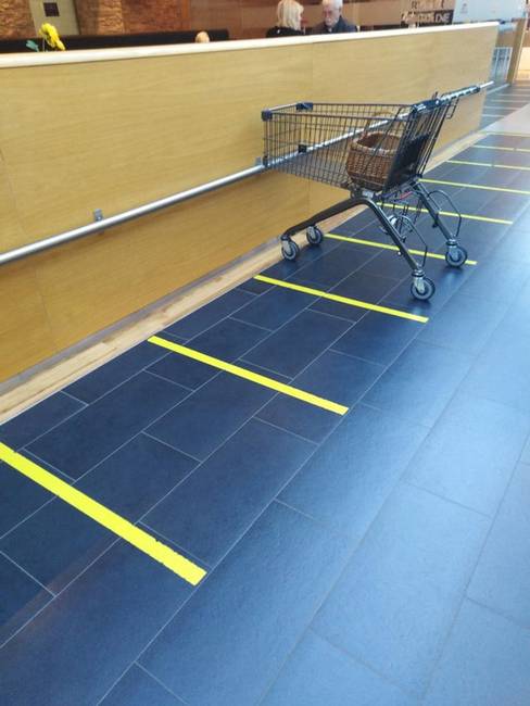 A németeknél még a bevásárlókocsiknak is külön parkolójuk van.