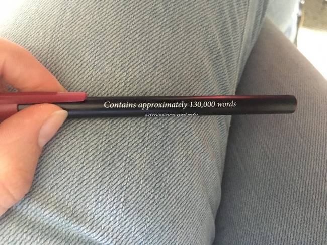 Ez a toll jelzi, hogy körülbelül mennyi szót tudunk írni vele, mielőtt kifogy majd belőle a tinta.