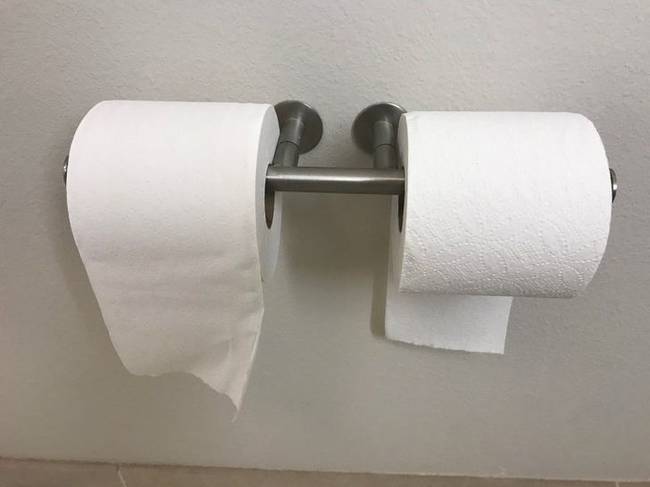 Ebben a szállodában két tekercs papír van a vécében, különböző irányban feltéve, hogy mindenki elégedett legyen.