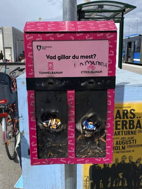 A műanyag nem túl bölcs választás egy hamutartó anyagához.