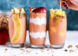 Banán, alma és narancs smoothie