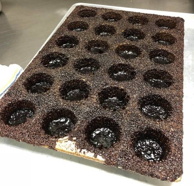 „Az első gluténmentes muffin iránt tett próbálkozásom eredménye."