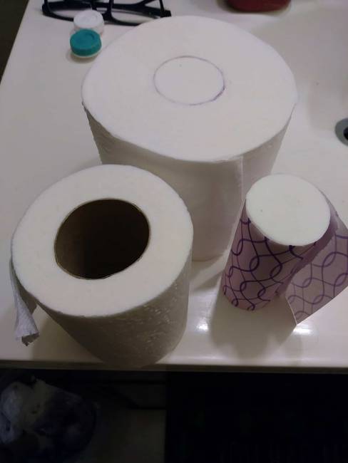 A vécépapír belsejében lévő mini tekercs rendkívül praktikus lehet például utazáshoz.
