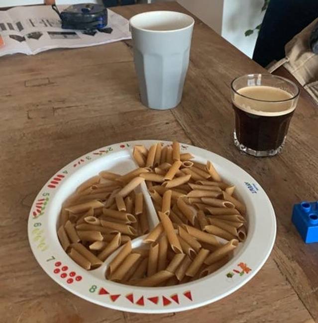 „A 3 éves fiam ragaszkodott hozzá, hogy ma ő készíthesse el nekem a reggelim."