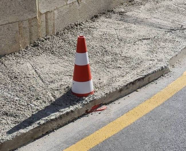 Úgy tűnik, túl későn vették észre, hogy ott maradt.