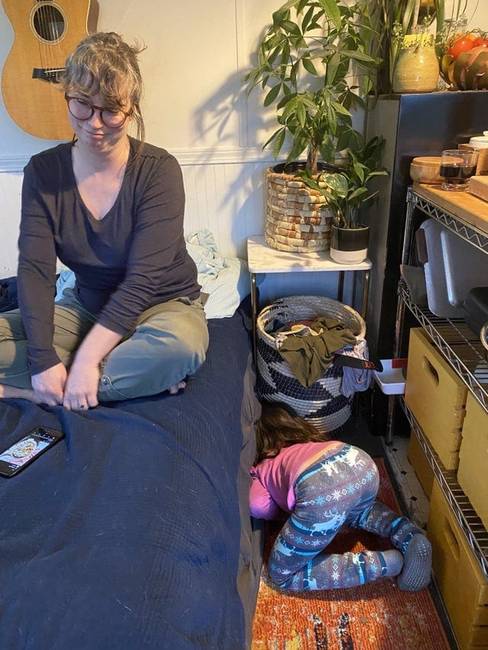 „A négyéves unokahúgom így bújt el. A feleségem balra, neki kell megkeresnie őt."