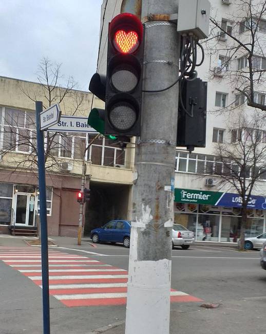 Állj meg! A szeretet nevében...