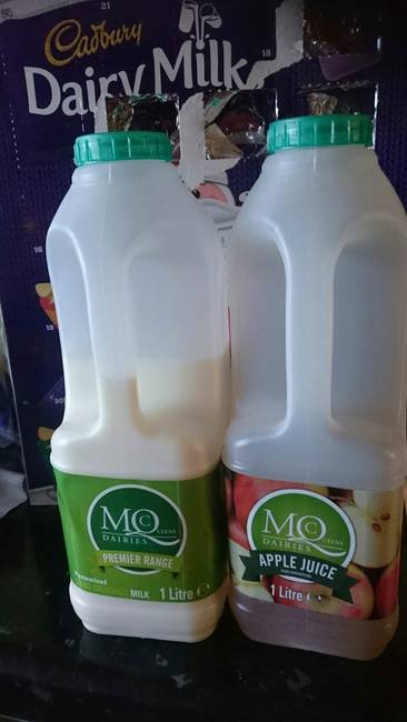 „Találjátok ki, melyikből öntöttem reggel a kávémba...”