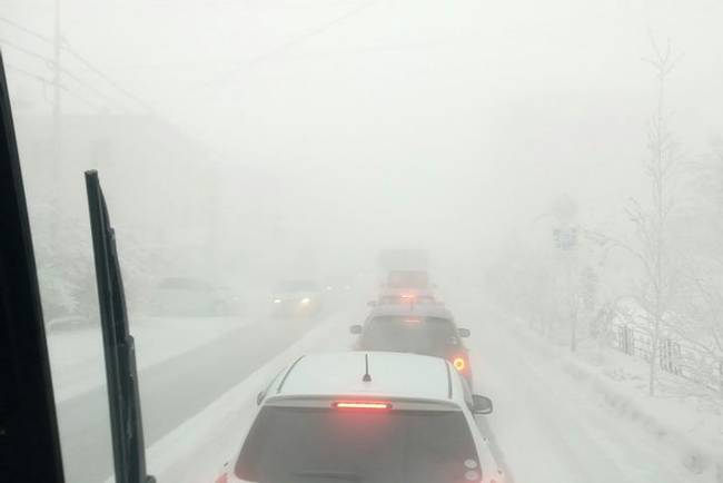 „Az oroszországi Jakutszk városban vagyok buszsofőr. Napközben a hőmérséklet hirtelen -50 °C-ra süllyedt. Azt se tudtam, hogy merre járok a busszal."