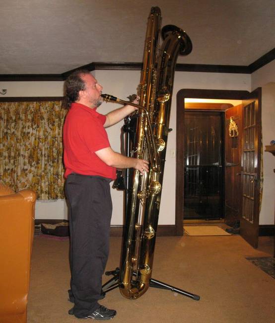 Basszus szaxofon.