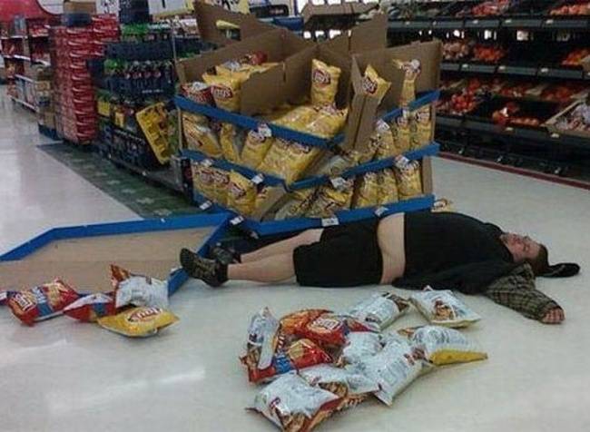Hősünk a chipsért indult harcba, és hajszállal a cél előtt bukott el.
