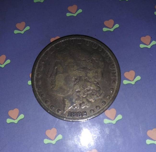 „Találtam egy 1882-ben vert 1 dolláros érmét."