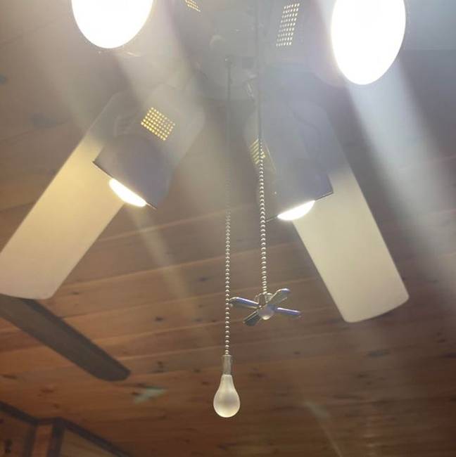 „Többé nem fogom véletlenül bekapcsolni a ventilátort a lámpa helyett."