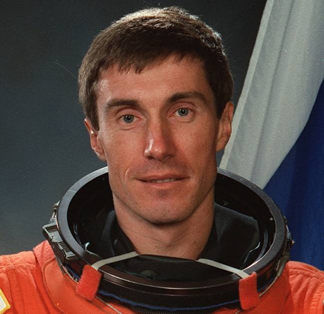 1991-ben Szergej Krikaljov űrhajós úgy hagyta el a Földet, mint szovjet állampolgár, majd később úgy ért vissza a Földre, mint orosz állampolgár, mivel űrben töltött ideje alatt szétesett és felbomlott a Szovjetunió.