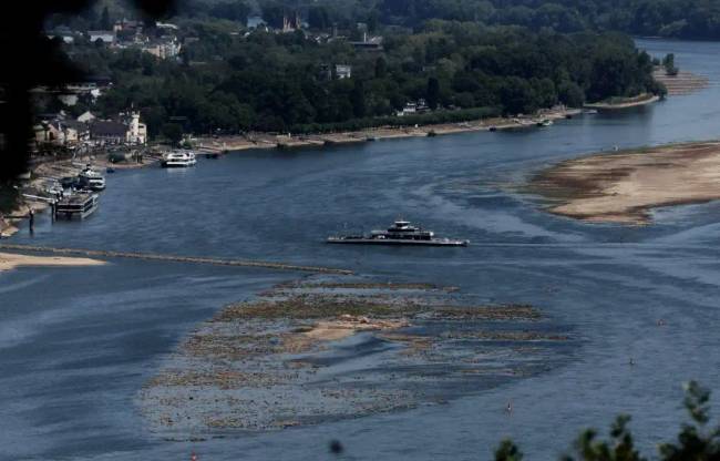 Miért hajózhatók az európai folyók több ezer kilométeren keresztül, de a Volga nem, pedig ez Európa leghosszabb folyója?
