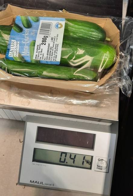 „Uborka Németországban. Általában a plusz súly nem szokott több lenni 30 g-nál, de ez ma rekord volt."