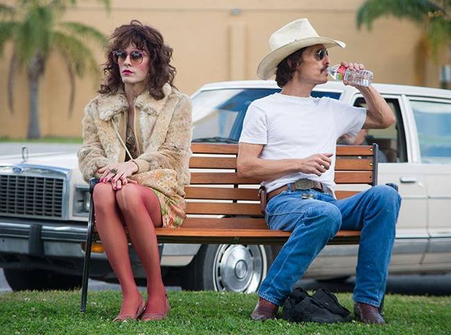 A "Mielőtt meghaltam" című filmben a stáb összesen 250 dollárt költött sminkre, ám a film ennek ellenére elnyerte a „legjobb smink és frizuráért” járó Oscar-díjat.