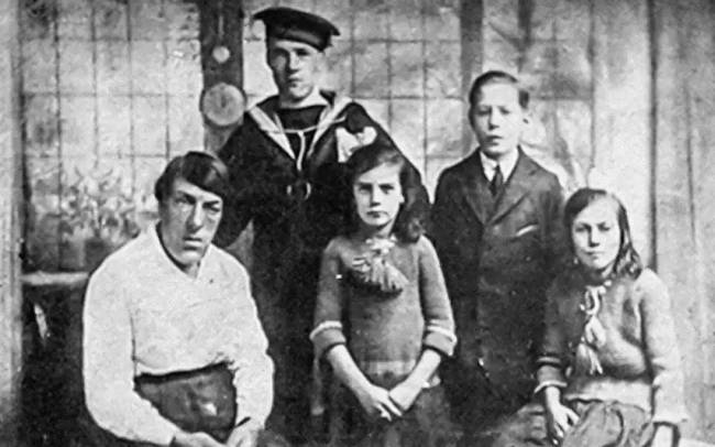 Szépségből szörnyeteg: A „világ legrondább nőjének” története, Mary Ann Webster