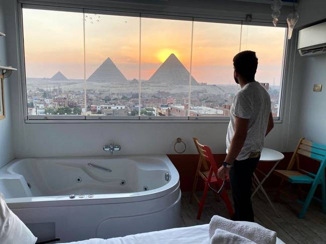 „Gyönyörű kilátás a naplementére az egyiptomi lakásból, amit Airbnb-n foglaltam."