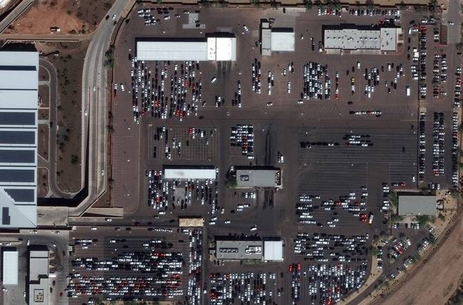 Autókölcsönző a Phoenix Sky Harbor nemzetközi repülőtéren, az Egyesült Államokban.