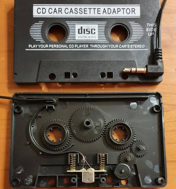 Kazettás adapter.