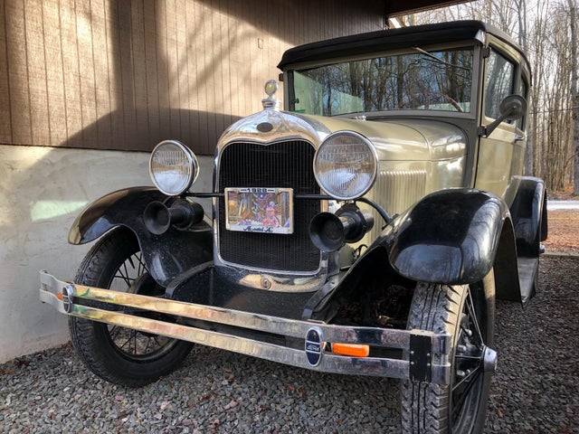 „Ez az 1928-as Ford Model A mindig apáról fiúra öröklődik a családunkban. Hogy tetszik ez a hagyomány?"