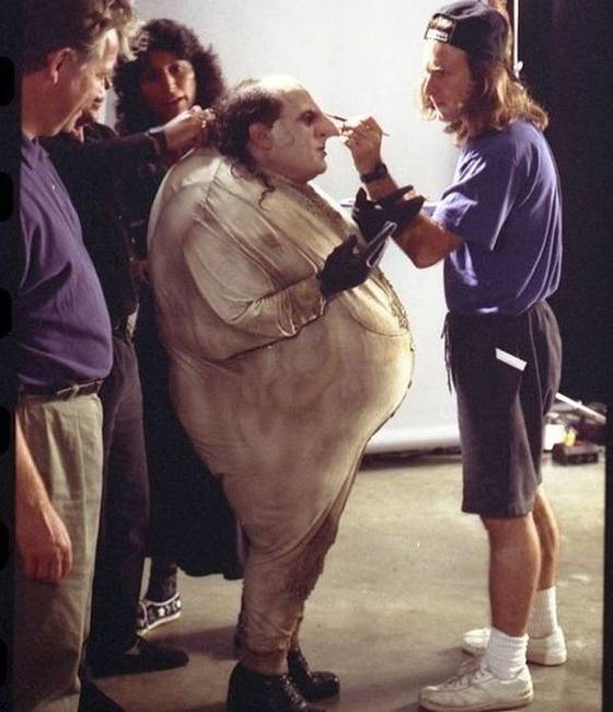 Danny DeVito, amint épp felkészült Batman visszatérésére.