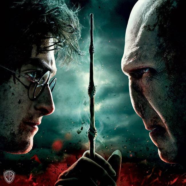 Voldemort családjához jutott a Feltámadás Köve, a Potter családhoz pedig a Láthatatlanná Tévő Köpeny. Lehet, hogy a Sötét Nagyúr és Harry valójában rokonok voltak?