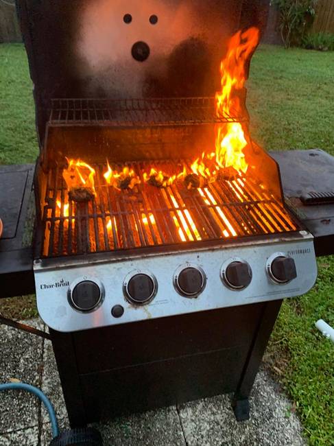Rontottál már el annyira egy hamburgert, hogy még a grill is meglepődött?